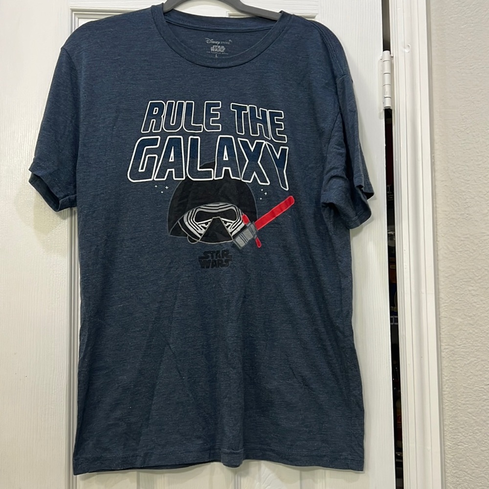 Disney Store Mens L Star Wars Tshirt